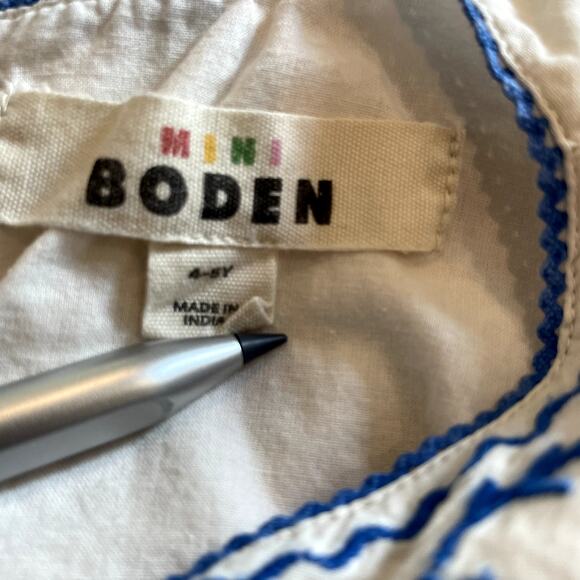 Mini Boden Embroidered Shirred Dress Floral Smocked Spring Vanilla Pod Blue 4-5Y - Picture 11 of 13